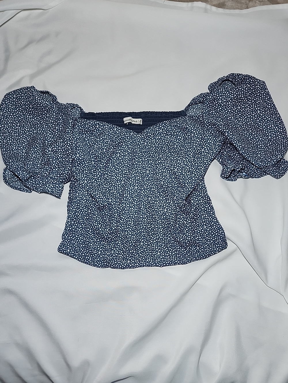 Abercrombie & Fitch Navy Puff-Sleeve Smocked Crop Top with White Dot Print